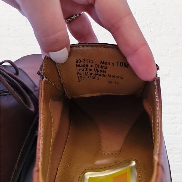 Dockers Men's Size 10 Brown Leather Square Toe Oxfords with Comfort Heels - Picture 8 of 13